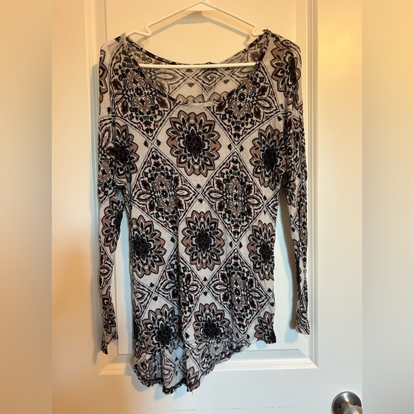 Boho mandala design swoop neck long sleeve top - Picture 4 of 5
